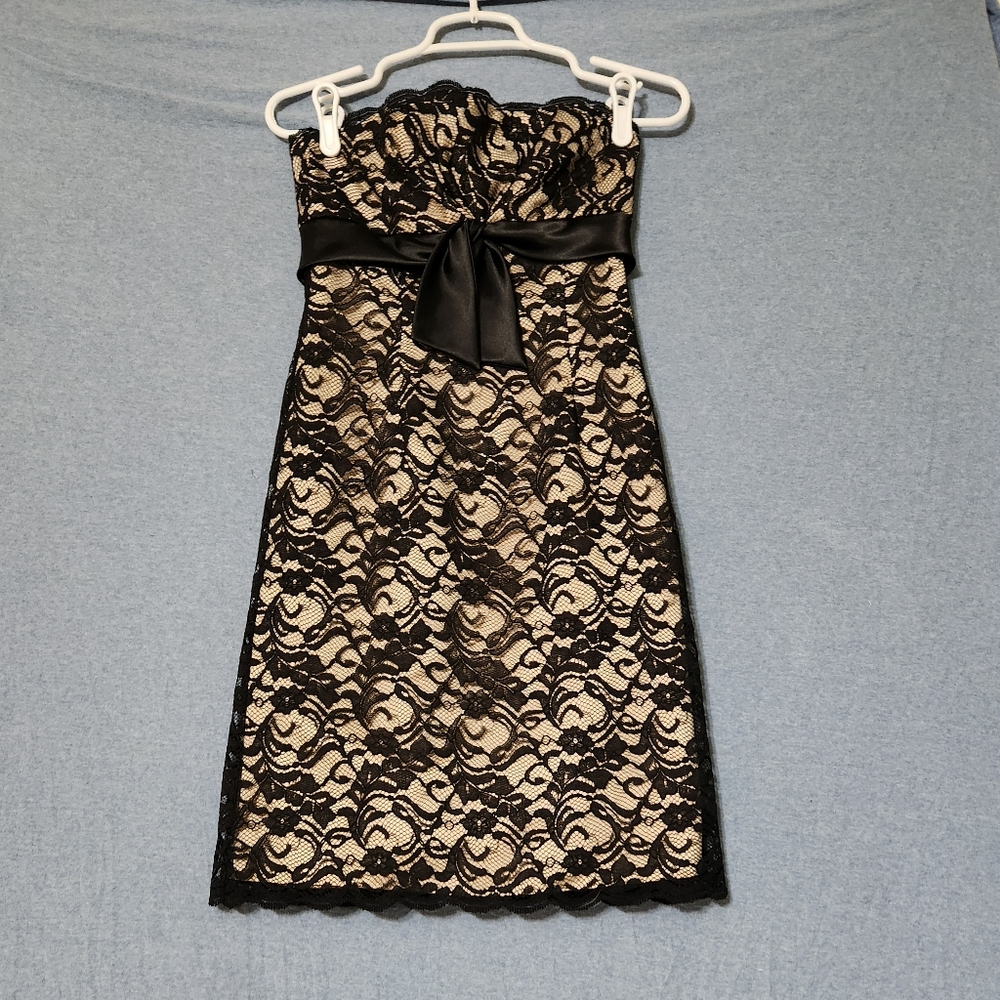 White House Black Market strapless lace back tan formal mini dress. Size 0